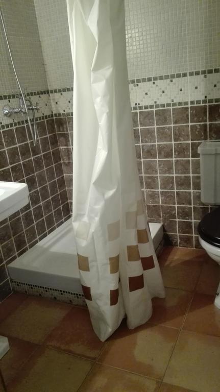 Pensio I Apartaments La Bordeta Estación المظهر الخارجي الصورة